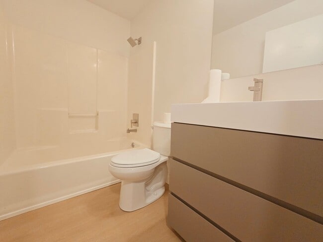 Building Photo - ? Stunning 3 Bedroom, 2 Bathroom Home! ?