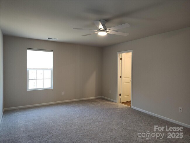 Building Photo - 3247 Crawford Ave