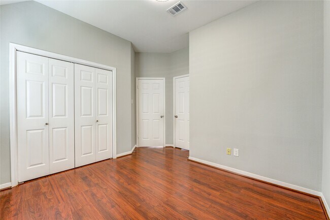 Building Photo - 3223 Richland Dr