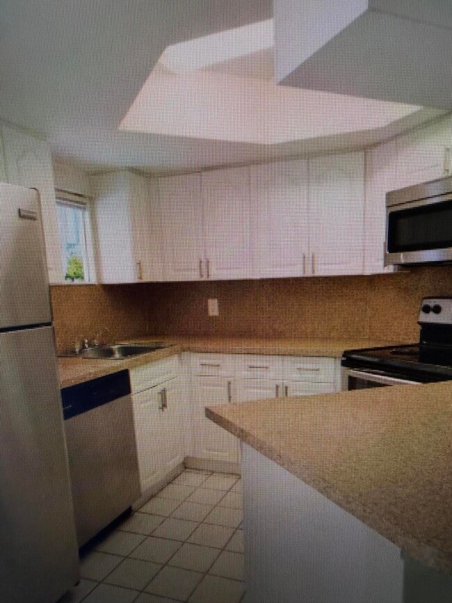 Building Photo - 8343 Lake Dr