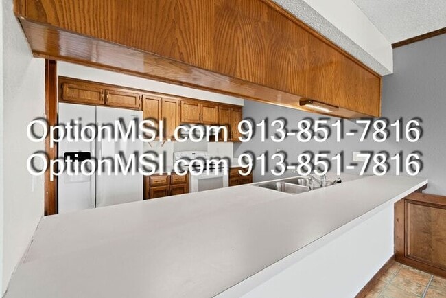 Building Photo - Charming & Spacious 2-Bed / 2-Bath Apartme...