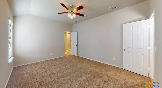 Building Photo - 9001 Flat Iron Dr