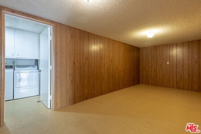Building Photo - 9634 Via Rimini
