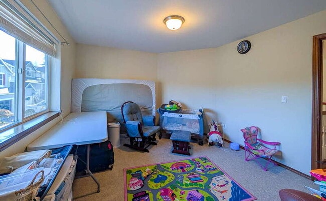 Building Photo - 5907 77th Dr NE