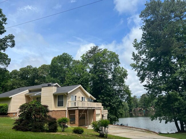 Primary Photo - Stunning Lake house