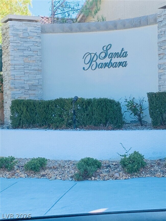 Building Photo - 913 Toro Canyon Ln