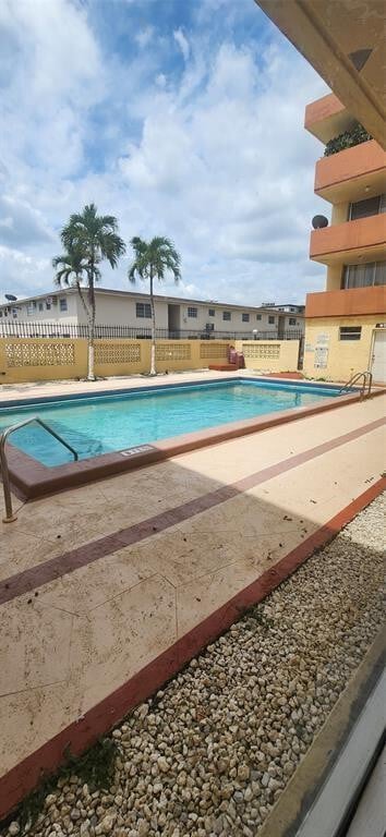 Building Photo - 13390 NE 7th Ave