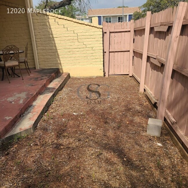 Building Photo - 12020 Maplerock-