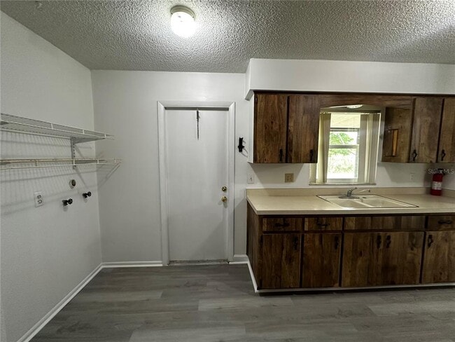 Building Photo - 4616 N Goldenrod Rd