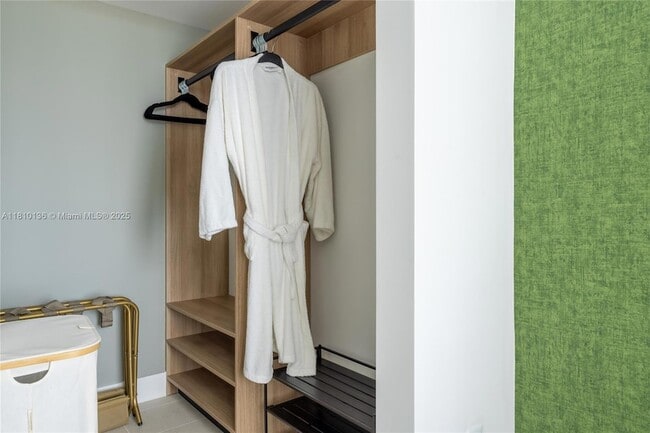 Building Photo - 159 NE 6th St