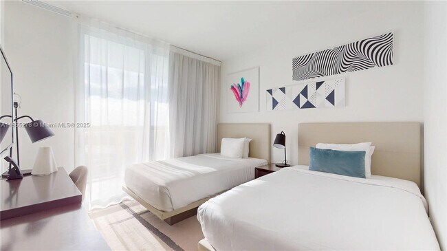 Building Photo - 4010 S Ocean Dr