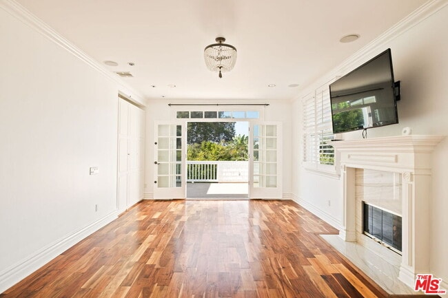 Building Photo - 765 N Almar Ave