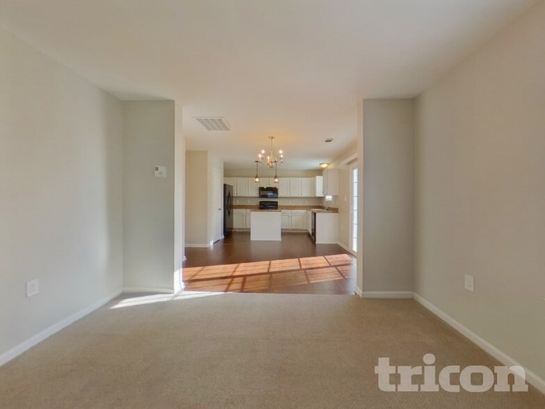 Building Photo - 4936 Broad Leaf Ct