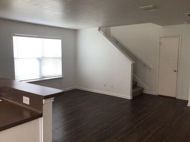 Building Photo - 5403 Coastal Way
