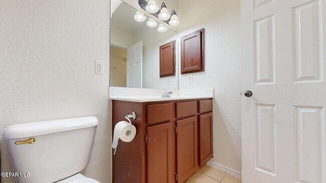 Building Photo - 2112 Shreya St