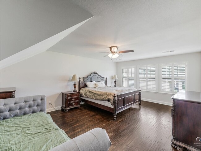 Building Photo - 4428 Lake Breeze Dr