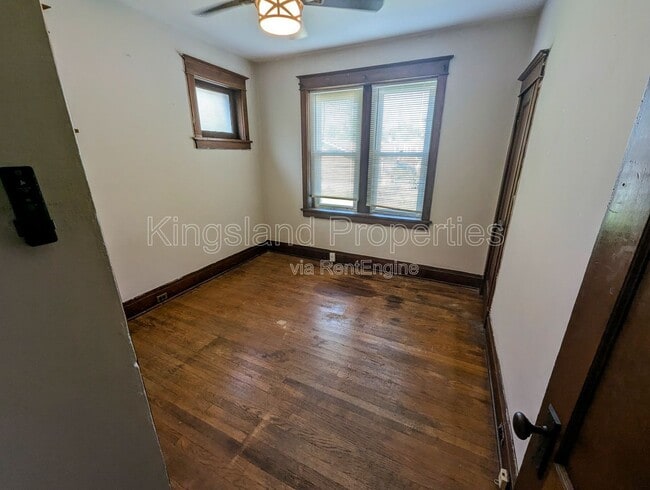 Building Photo - 4725 Ray Ave