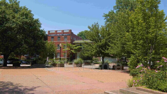 Building Photo - 6009 Kingsbury Ave