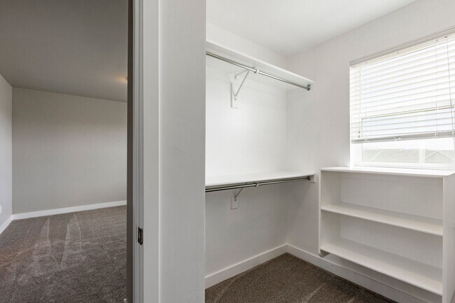 Building Photo - 5161 Stockfield Ln