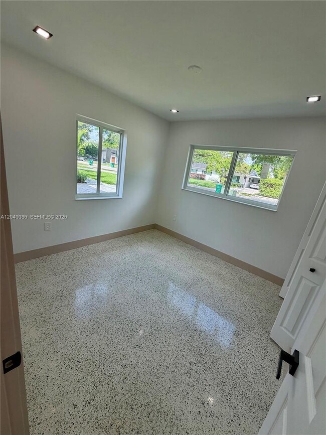 Building Photo - 8235 SW 62nd Pl