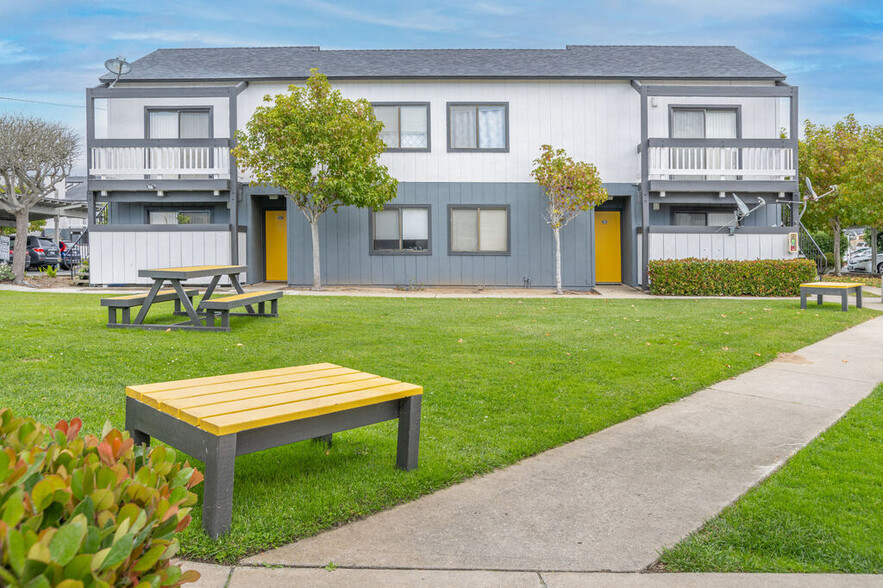 Primary Photo - The Gates at the Marina Apartments