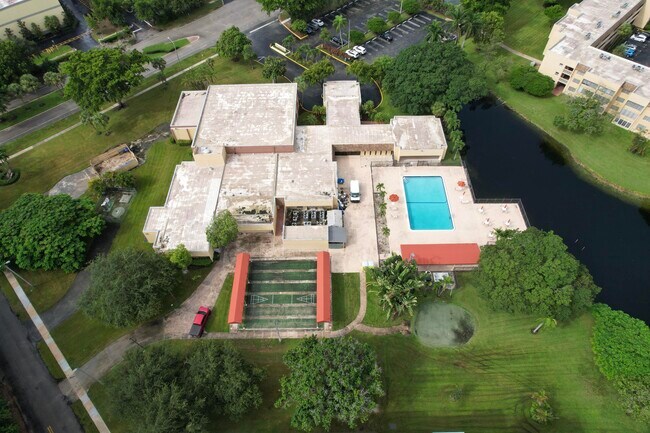 Building Photo - 5980 NW 64th Ave