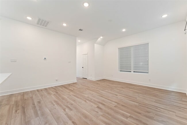 Building Photo - 5824 Highland Sky Ln