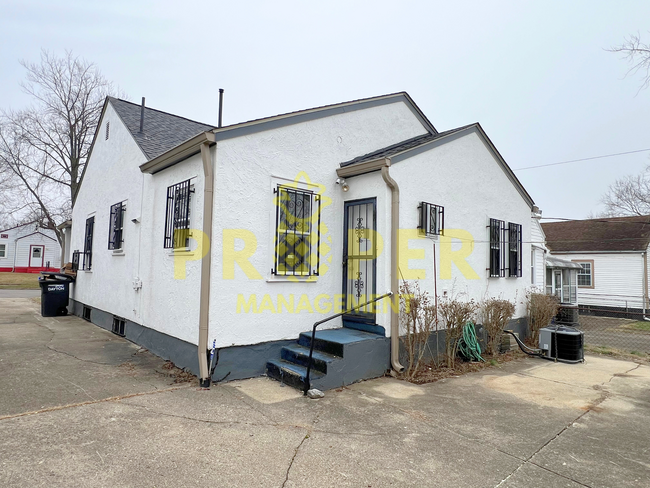 Building Photo - 3 bedrooms 2 bathrooms house for rent