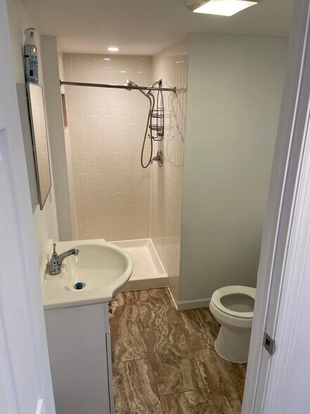 2nd Floor Bathroom - 114 Morgan Ave