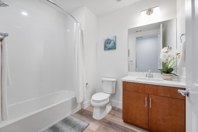 Building Photo - Gorgeous penthouse condo in East Industrial neighborhood – Fremont!