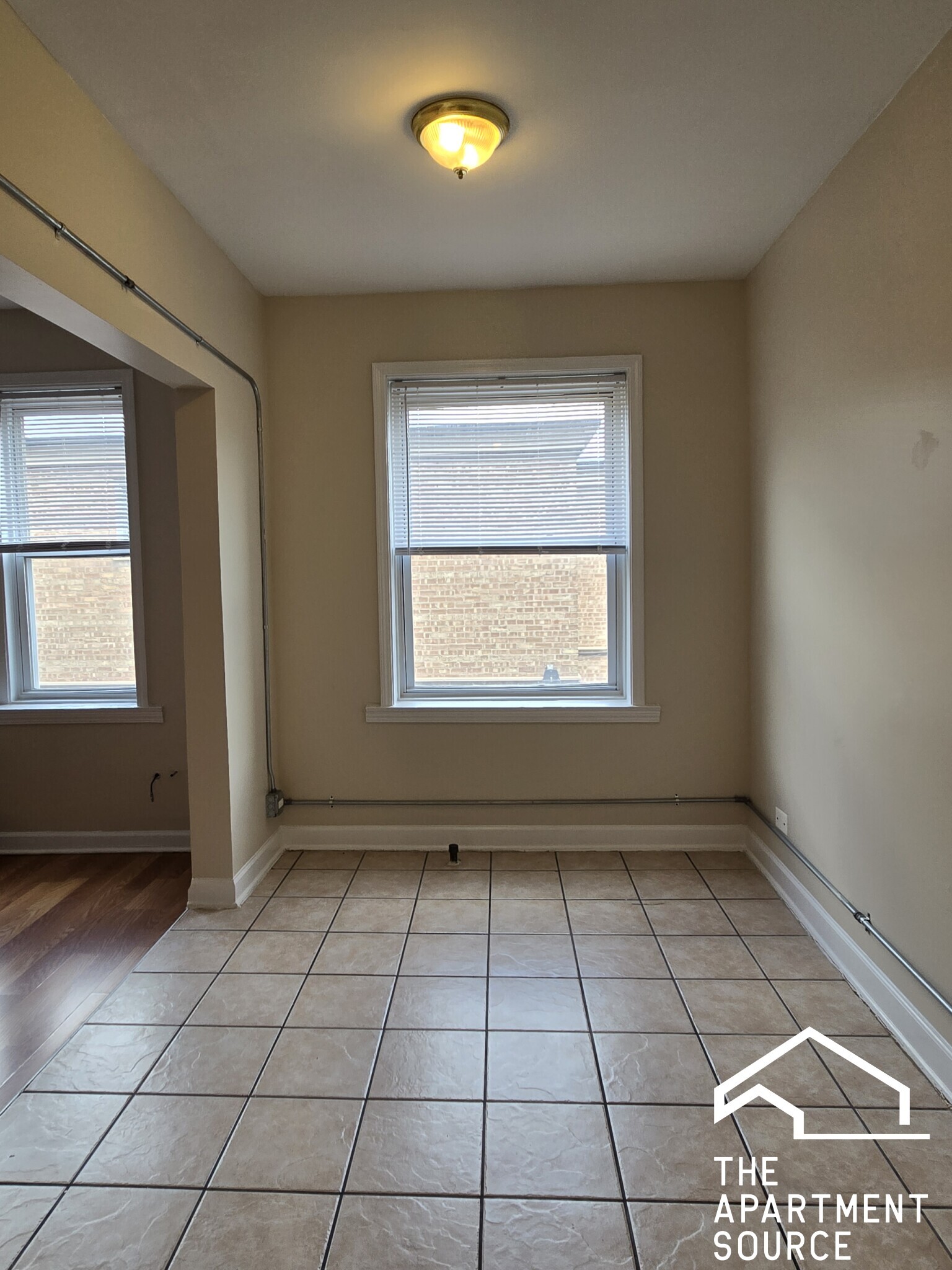 Building Photo - 1333 W Birchwood Ave
