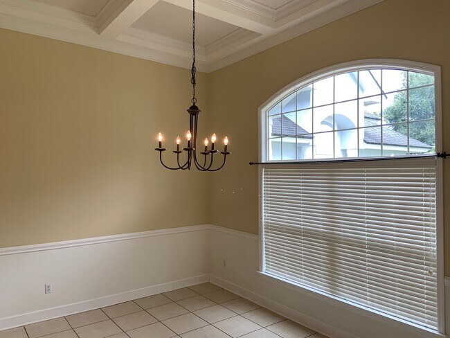 Building Photo - 5 Bedroom/3.5 Bathroom Pool Home On Cul-De-Sac Minutes from Downtown Windermere!!!