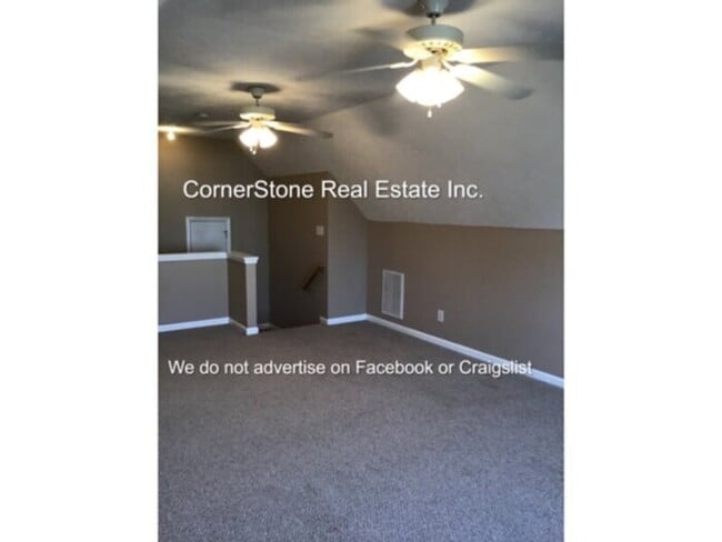 Building Photo - 106 Van Buren Dr