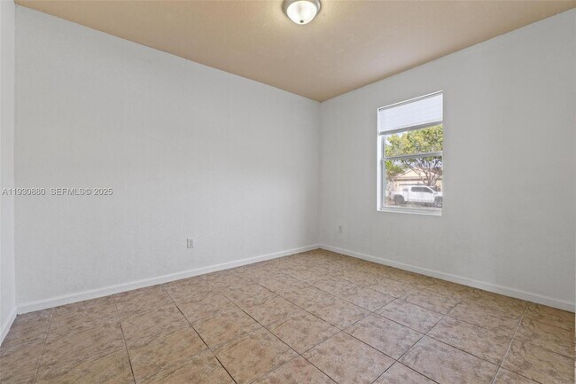 Building Photo - 3448 NE 1st St