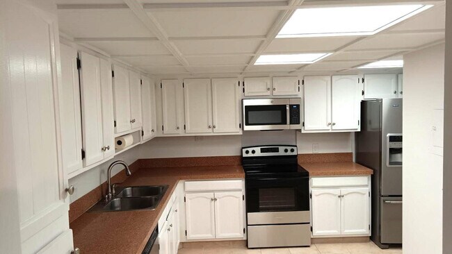 Building Photo - 3900 Galt Ocean Dr