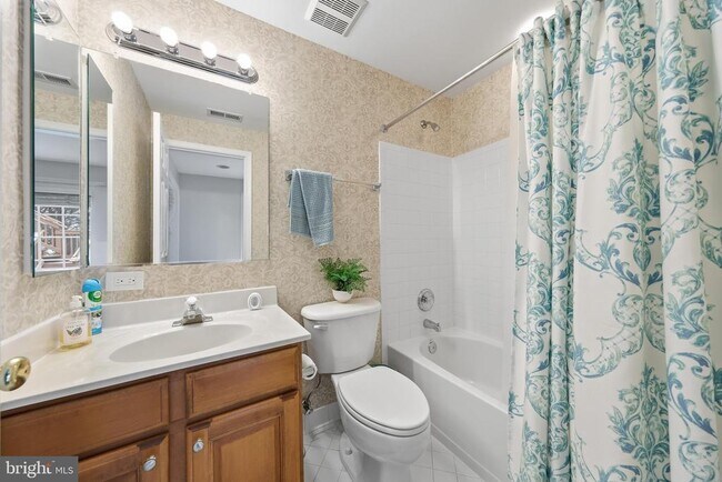Building Photo - 3852 Glasgow Way