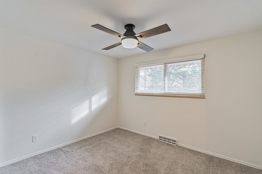 Building Photo - 130 Washburn Ct