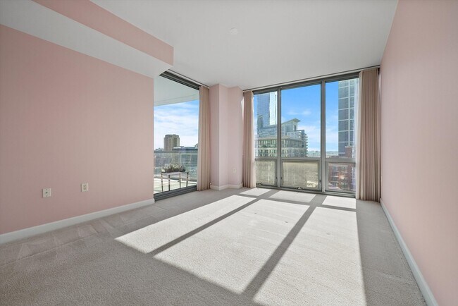 Building Photo - 1235 S Prairie Ave