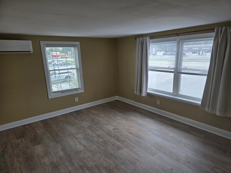 Living Room - 28976 Three Notch Rd