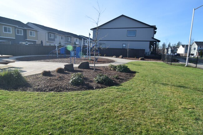 Building Photo - 1400 S 29th Blvd