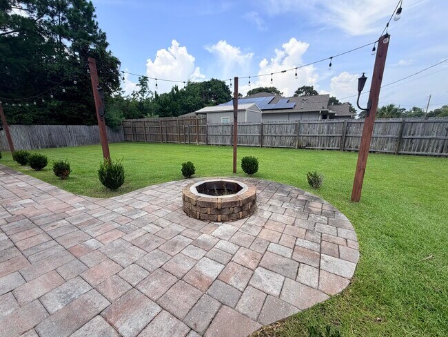 Building Photo - 9186 Sunset Dr
