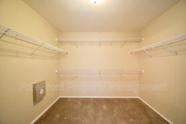 Building Photo - 10527 Cub Haven