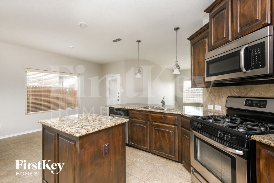 Building Photo - 1721 Jacona Trail