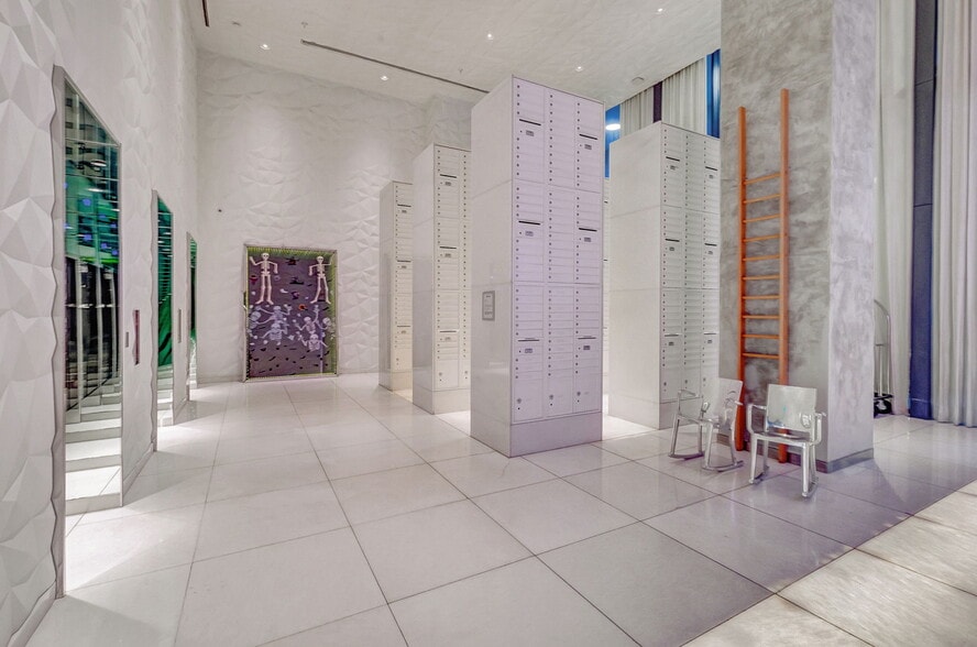 Lobby - 1300 S Miami Ave
