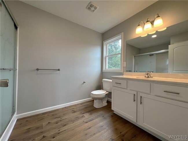 Building Photo - 1589 Center Rd