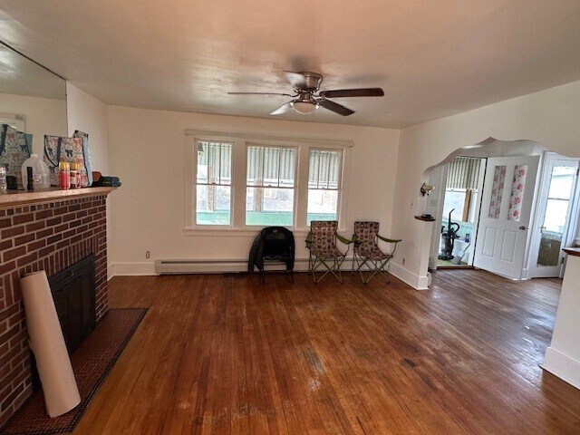 Building Photo - 9 S Seward Ave