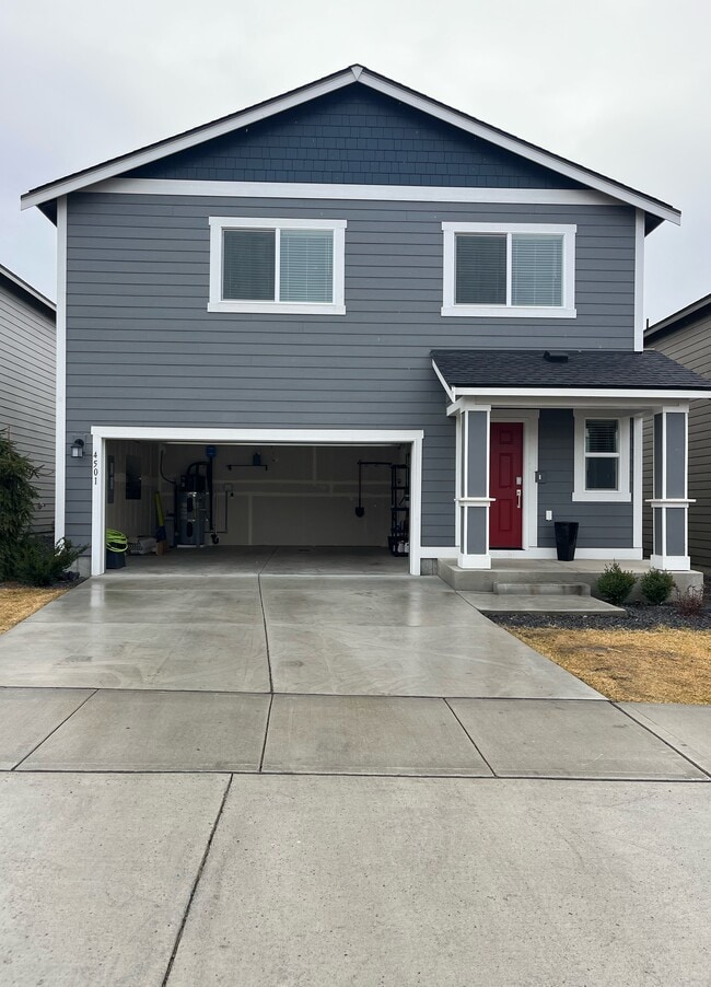 Building Photo - 4501 W Bedford Ave