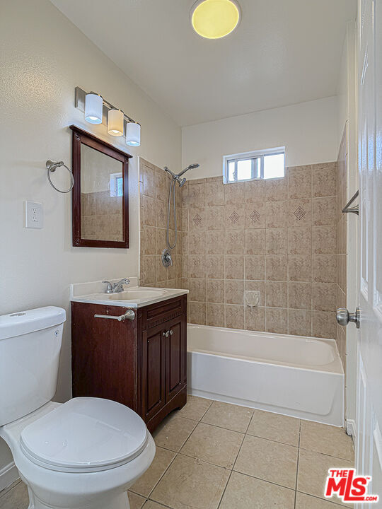 Building Photo - 1555 W 204th St