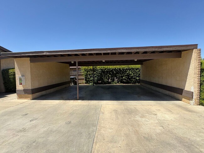 Building Photo - 3708