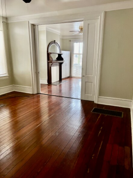 Building Photo - 316 W Duffy St